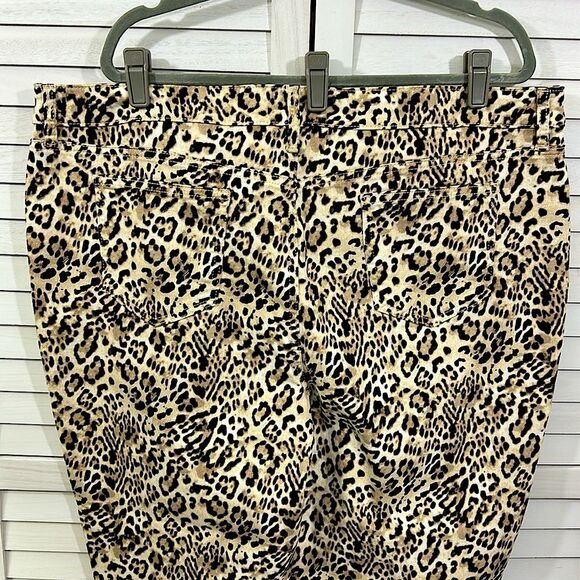 Chico's Jeans Size 4 (20) Cheetah Ankle Slim Leg NWOT - Picture 8 of 15